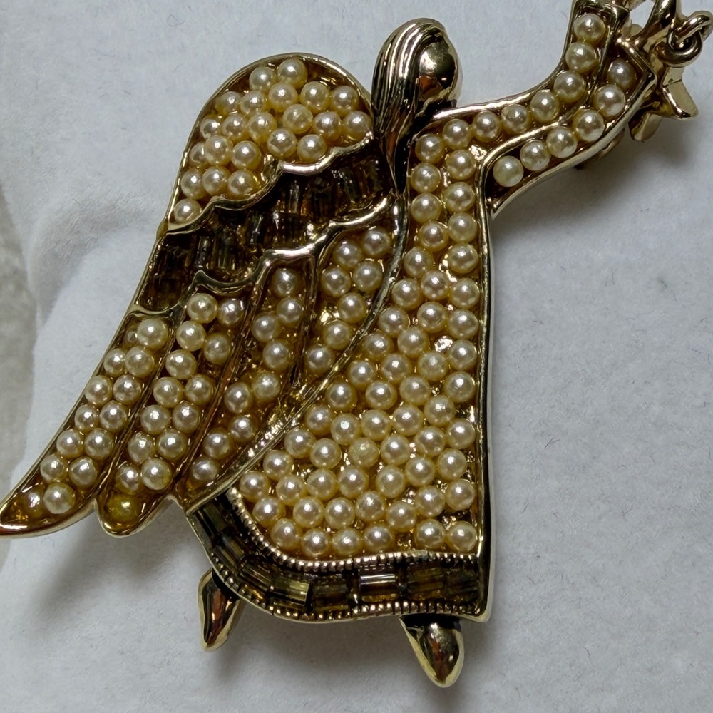VTG Signed Liz Claiborne Gold Tone Angel Brooch‎ w/ Dangling Star Rhinestone - Picture 2 of 12